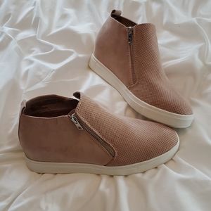 Wedge Sneaker Size 9